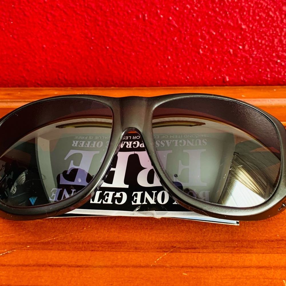 NWT Solar Shield Polarized Sunglasses designed to wear over prescription glasses